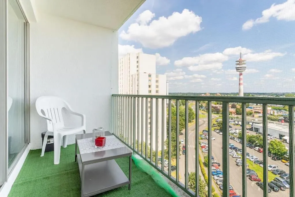 En Hauteur - Appartement Elegant Proche Du Metro Mons-en-Baroeul 0*,