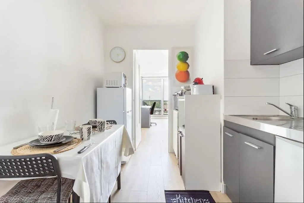 Apartment En Hauteur - Appartement Elegant Proche Du Metro Mons-en-Baroeul France